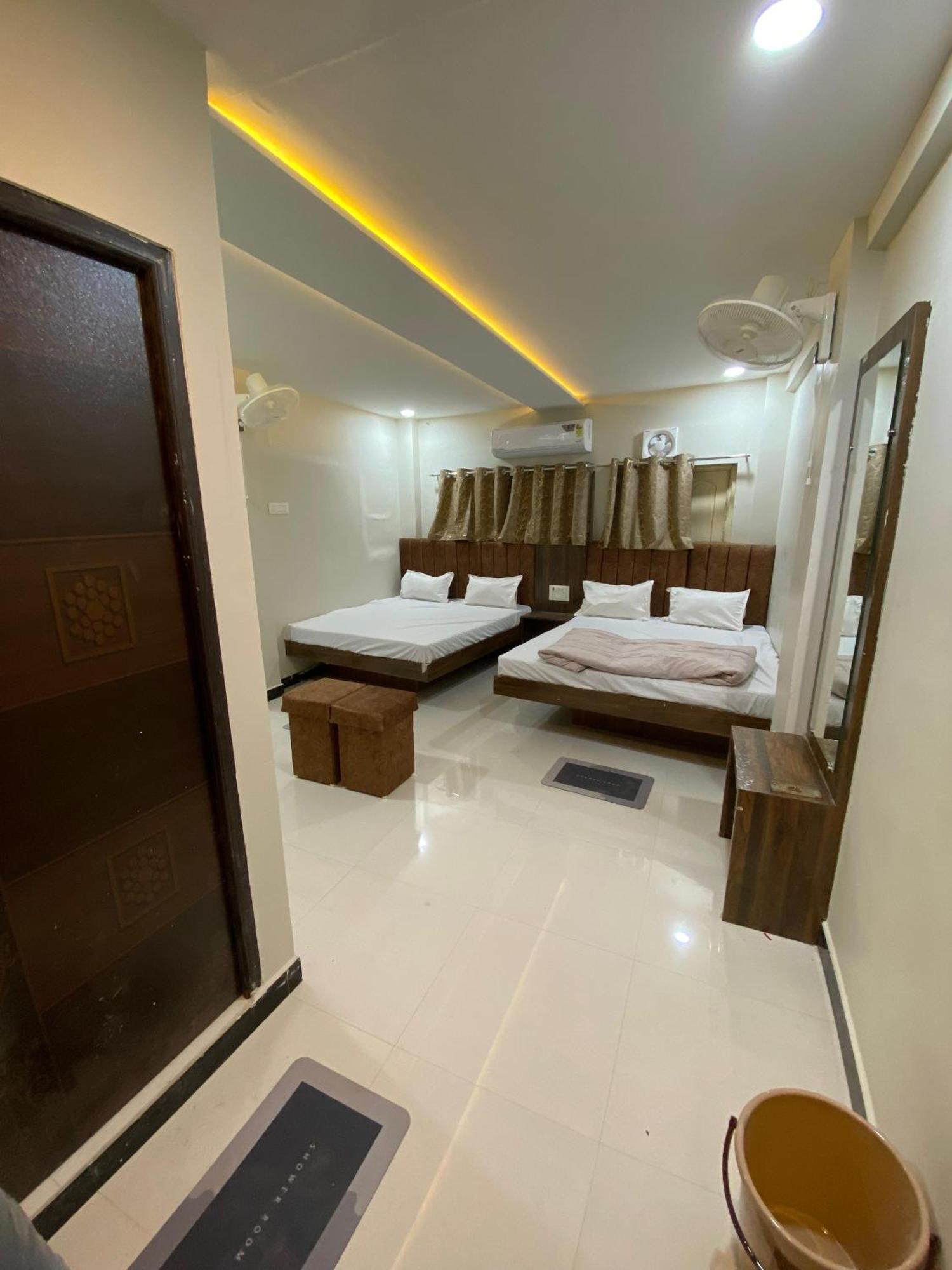 אויאיין Hotel Super Palace מראה חיצוני תמונה
