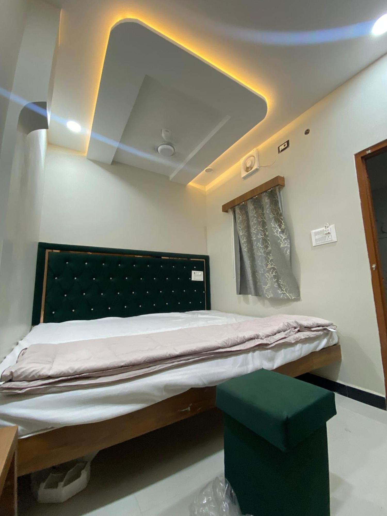 אויאיין Hotel Super Palace מראה חיצוני תמונה